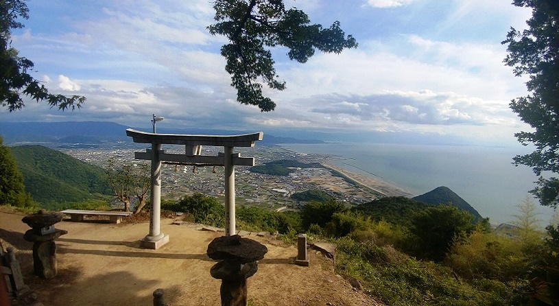 天空の鳥居 高屋神社