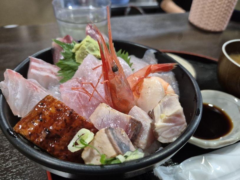 海鮮丼 わら