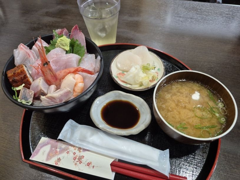 海鮮丼 わら