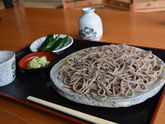 にほんの紅（あか）をつくる町は隠れそば屋の里だった！