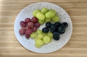  りんご三兄弟とぶどう三姉妹の話