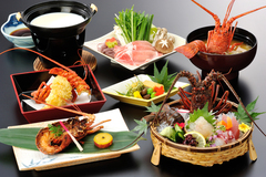 ぷりぷりとした食感と堅固な姿。休暇村で伊勢海老を食べよう！