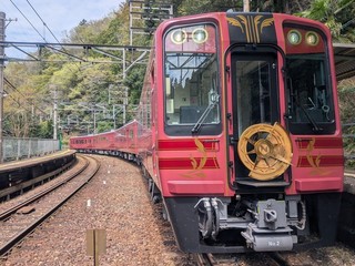 【10／5 出発分 2泊5食付バスツアー】<br>新観光列車『GRAN天空』で昇る<br>世界遺産聖地高野山バスツアー