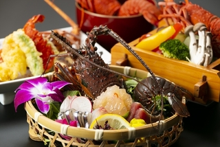 【季節の特別料理：秋】伊勢海老一式料理×ハーフビュッフェ