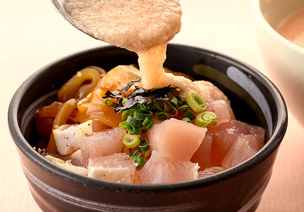 朝から丼(どんぶり)