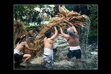 暴れ大蛇の雨乞い神事／大田 安夫