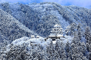 雪の郡上八幡城／竹田　等