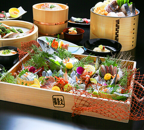 旬をじっくり味わう会席スタイル