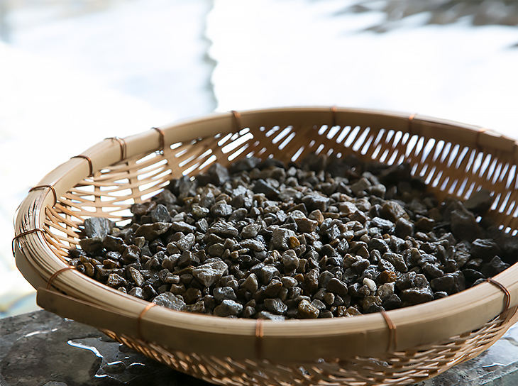 休暇村 茶臼山高原　段戸鉱石