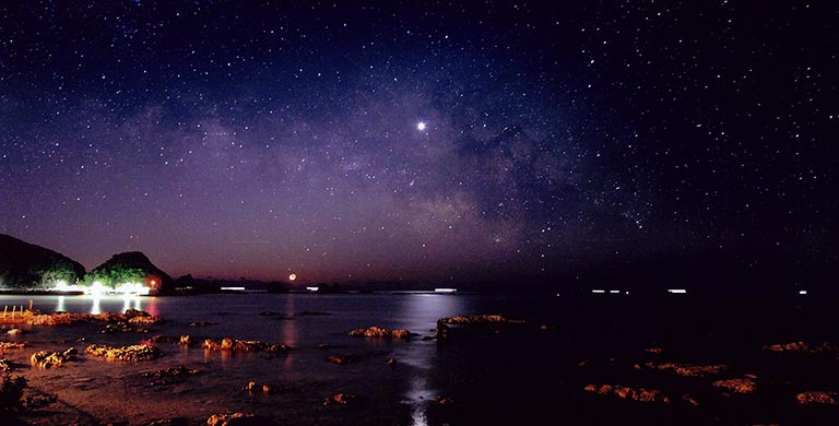 夜明の海
