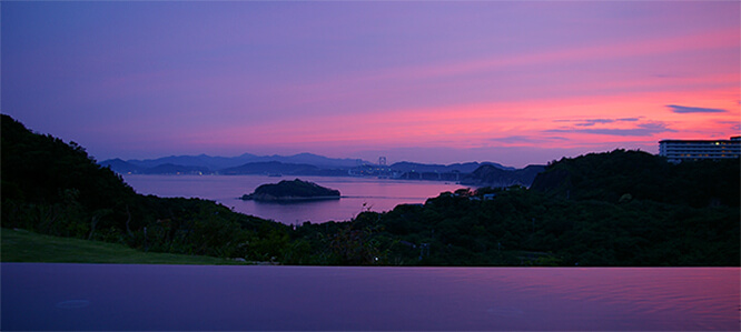 休暇村 南淡路の夕日（露天風呂から）