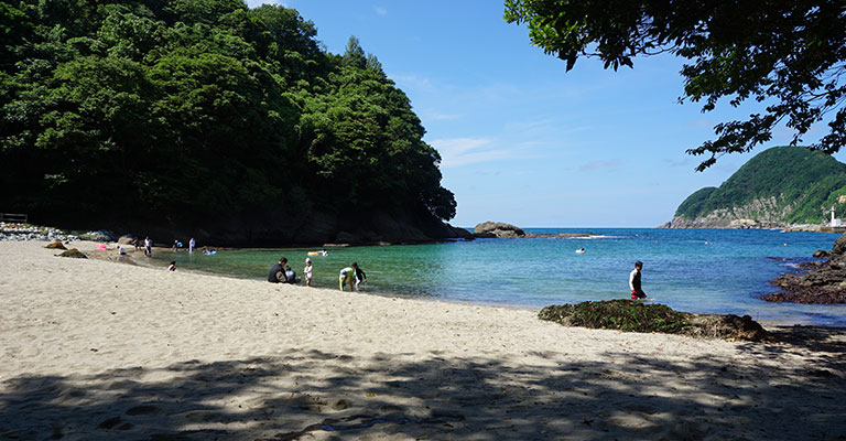 海水浴や水遊びにピッタリ♪ プライベートビーチまで歩いて5分!